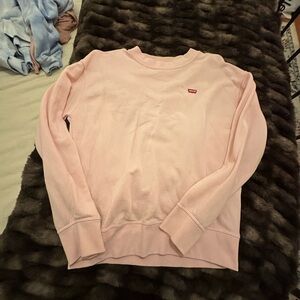 light pink xs levi’s crewneck